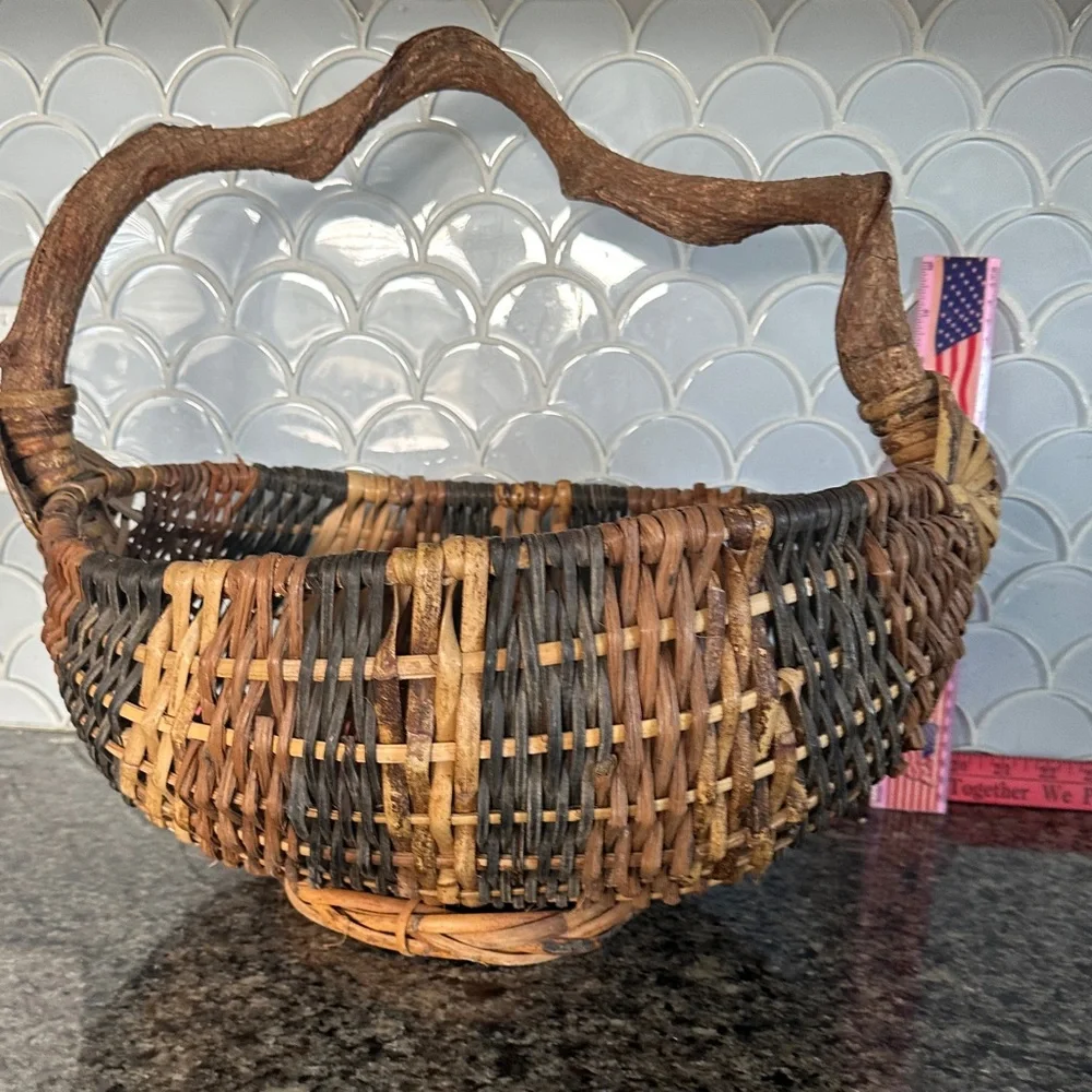 Vintage X LARGE Primitive Woven Melon Gathering Basket God’s Eye W Branch Handle